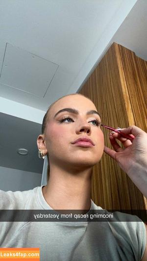 Emma Brooks photo #0485