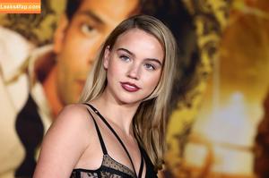 Emma Brooks photo #0503