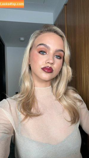 Emma Brooks photo #0510