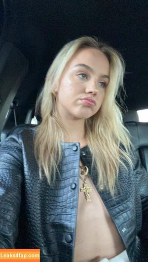 Emma Brooks photo #0524