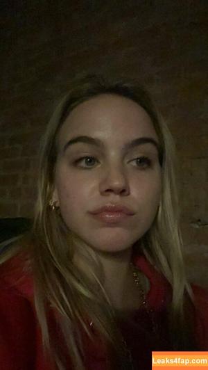 Emma Brooks photo #0532