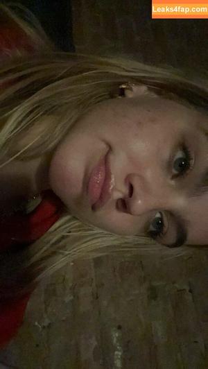 Emma Brooks photo #0533