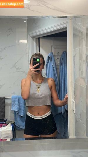 Emma Brooks photo #0534