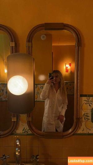 Emma Brooks photo #0582