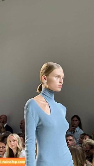 Emma Brooks photo #0593