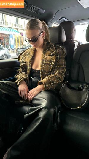 Emma Brooks photo #0623