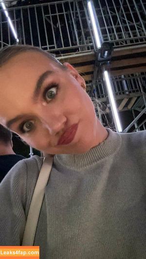 Emma Brooks photo #0626