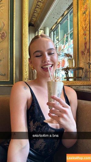 Emma Brooks photo #0648