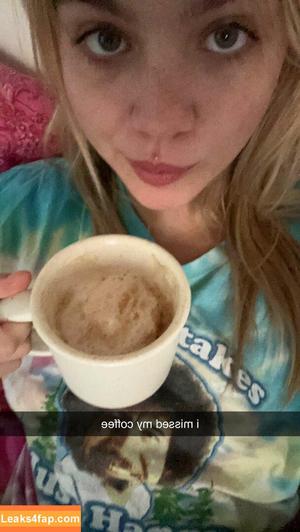 Emma Brooks photo #0660