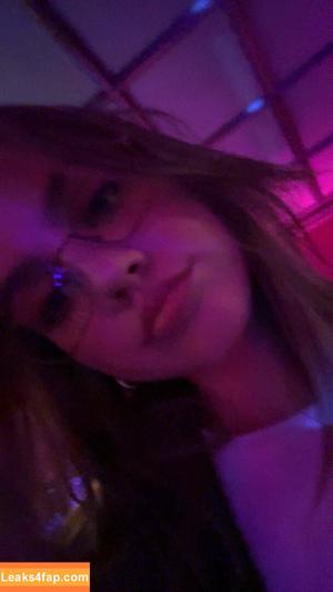 Emma Brooks photo #0672