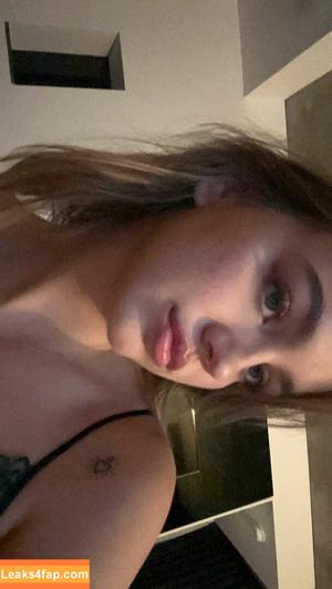 Emma Brooks photo #0710