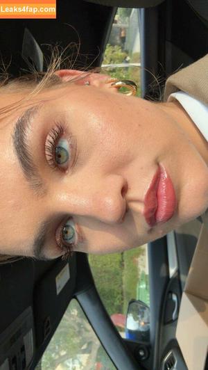 Emma Brooks photo #0737