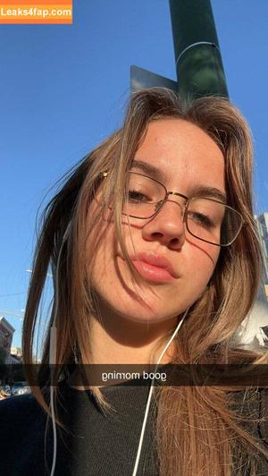 Emma Brooks photo #0738