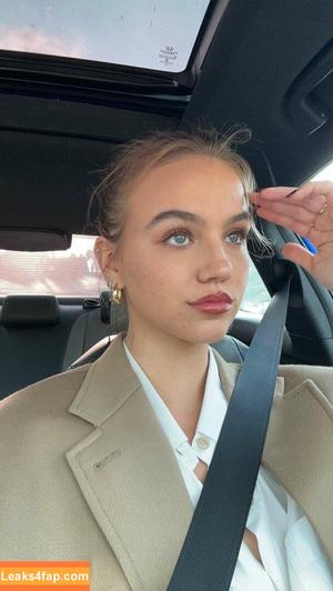 Emma Brooks photo #0752