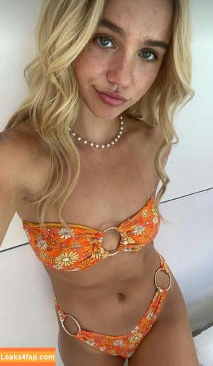 Emma Brooks photo #0792