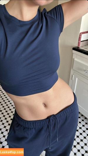 Emma Brooks photo #0795