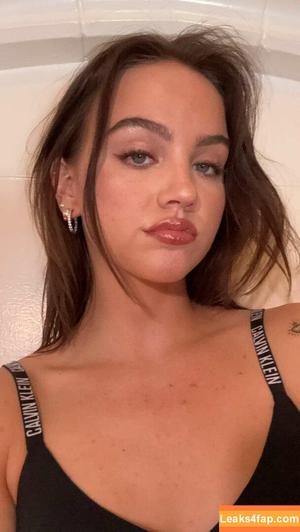 Emma Brooks photo #0833