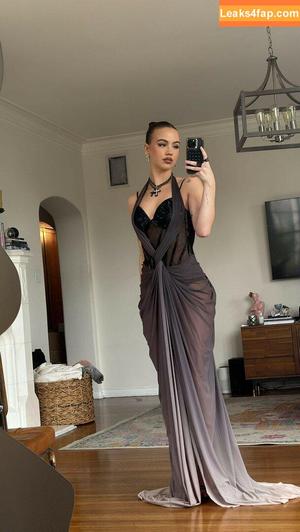 Emma Brooks photo #0849