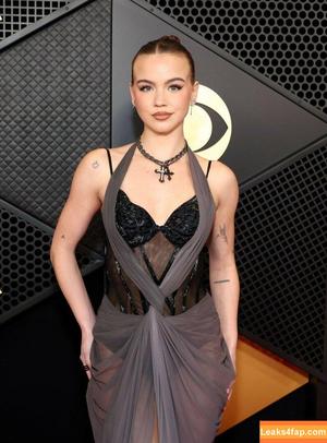 Emma Brooks photo #0852