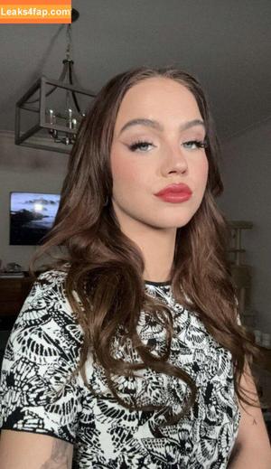 Emma Brooks photo #0858