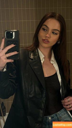 Emma Brooks photo #0909