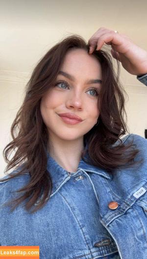 Emma Brooks photo #0912