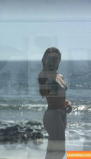 Emma Brooks photo #0917