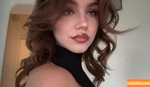 Emma Brooks photo #0981