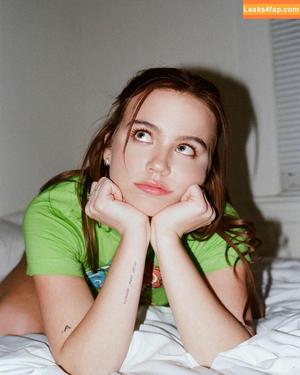 Emma Brooks photo #0990