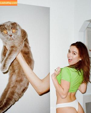 Emma Brooks photo #0991