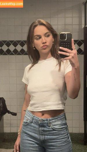 Emma Brooks photo #0992