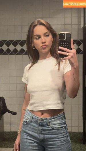 Emma Brooks photo #0993