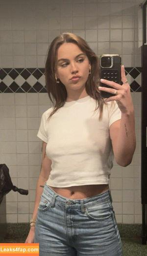 Emma Brooks photo #0994