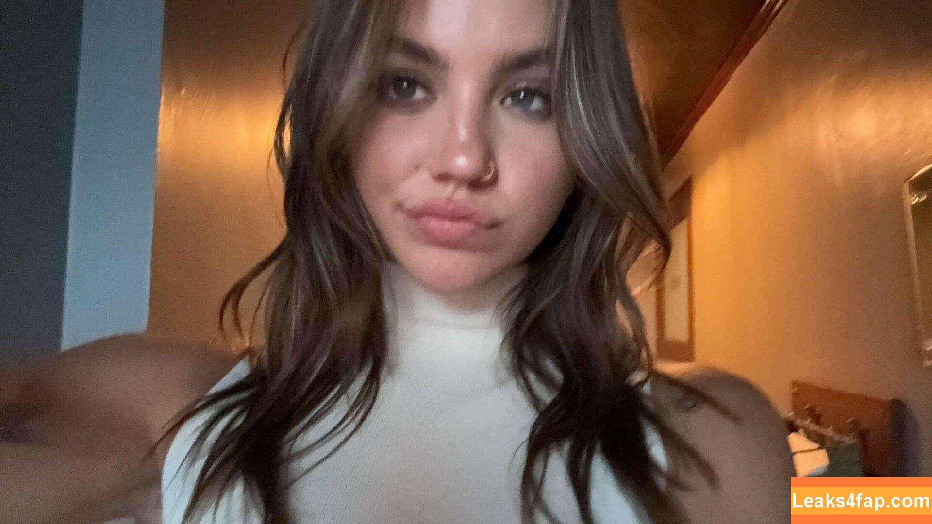 Emma Brooks / emma_brooks / emmabrooks leaked photo photo #1189