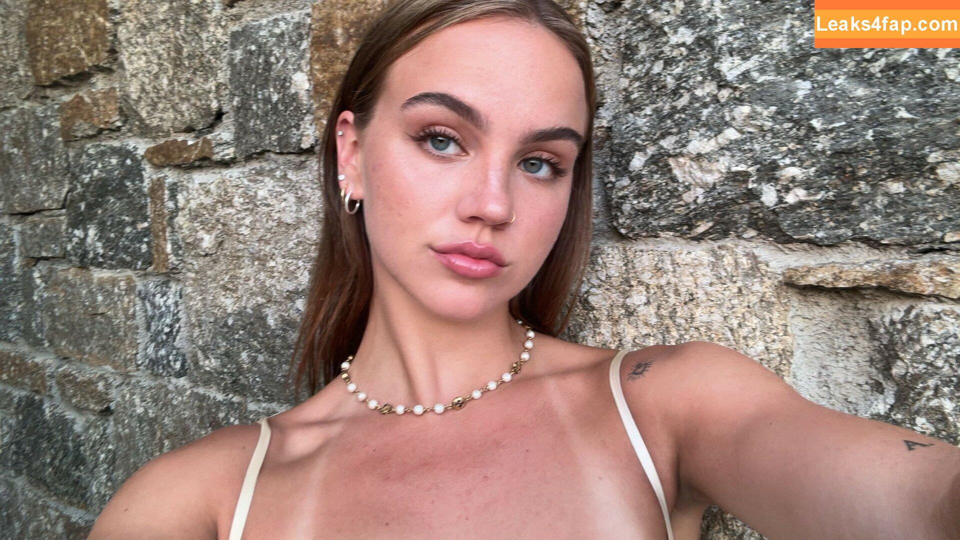 Emma Brooks / emma_brooks / emmabrooks leaked photo photo #1721