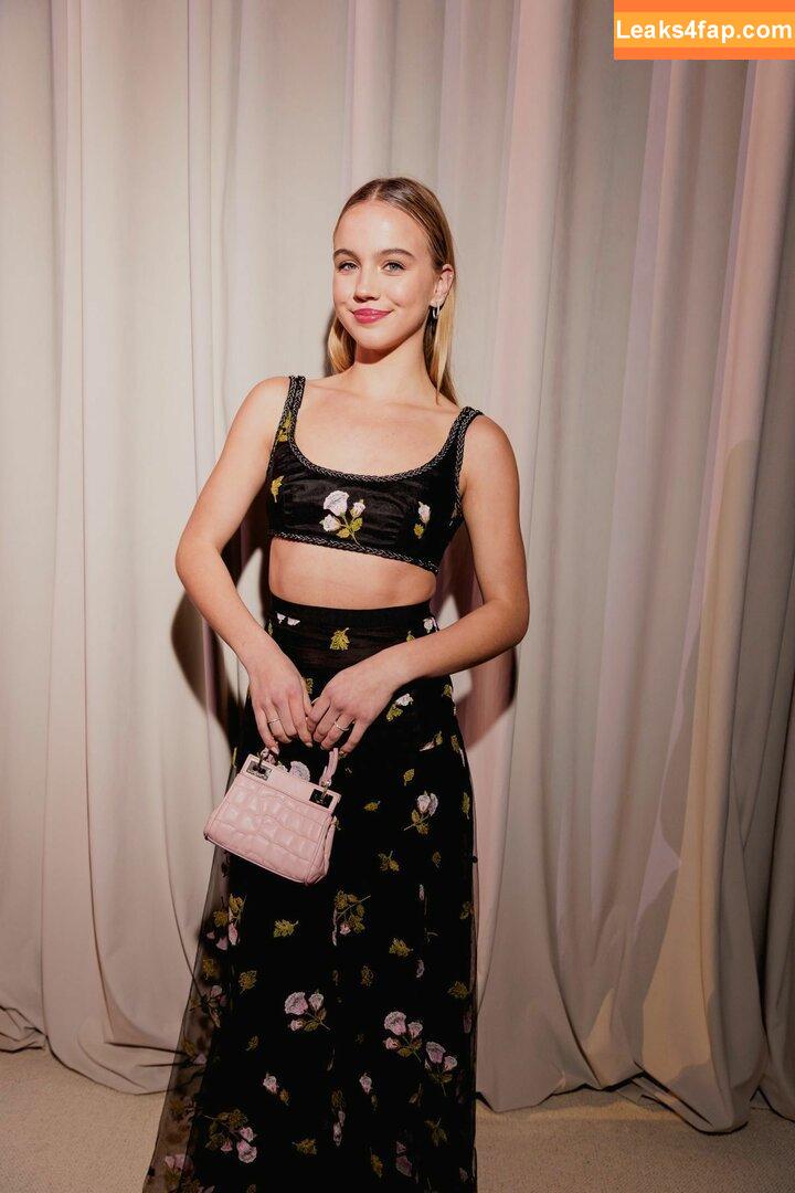 Emma Brooks / emma_brooks / emmabrooks leaked photo photo #1903