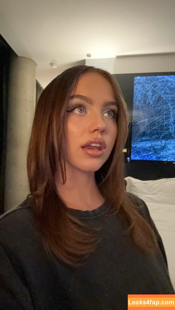 Emma Brooks / emma_brooks / emmabrooks leaked photo photo #1917