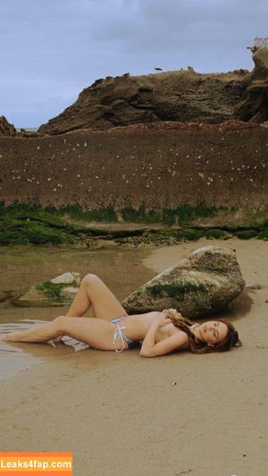 Emma Brooks photo #1011