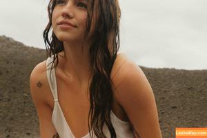 Emma Brooks photo #1023