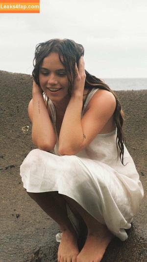 Emma Brooks photo #1024