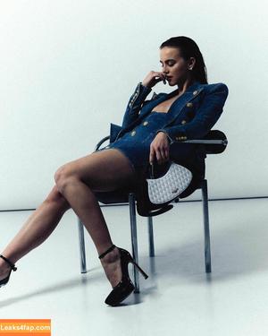 Emma Brooks photo #1036