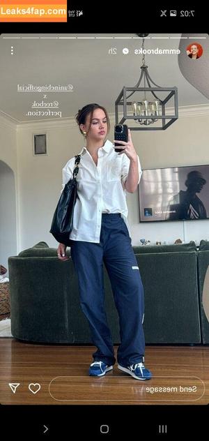 Emma Brooks photo #1043