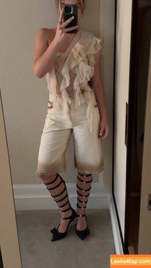 Emma Brooks photo #1059