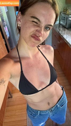 Emma Brooks photo #1069