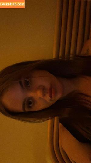 Emma Brooks photo #1107