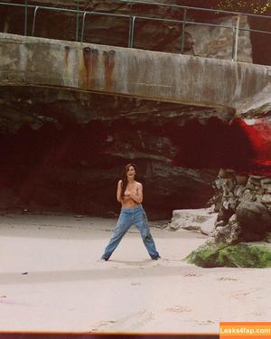 Emma Brooks photo #1133