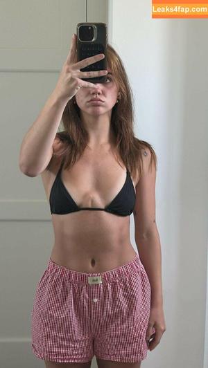 Emma Brooks photo #1152