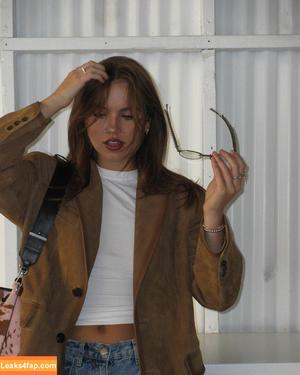 Emma Brooks photo #1177