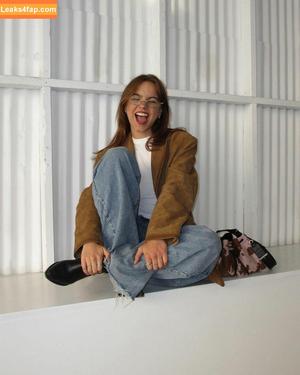 Emma Brooks photo #1178