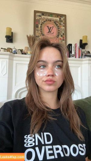 Emma Brooks photo #1204